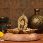 Aarumuga Vilakku With Vel Arch