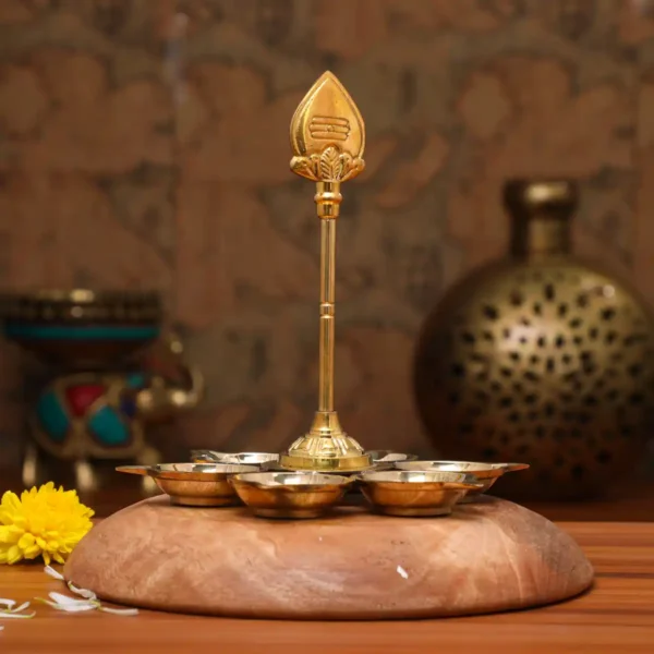 Aarumuga Vilakku With Vel