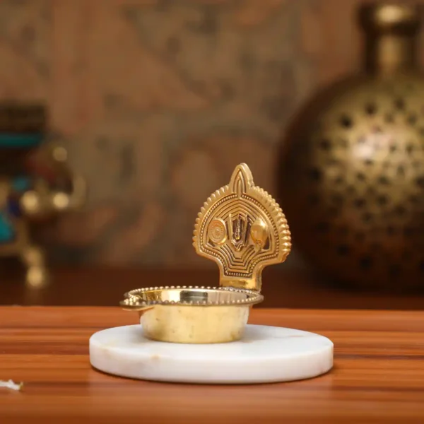 Vishnu Deepa Vilakku Big