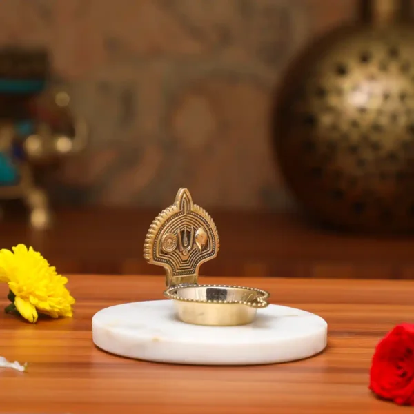 Vishnu Deepa Vilakku Small (sangu Nammam Chakra)