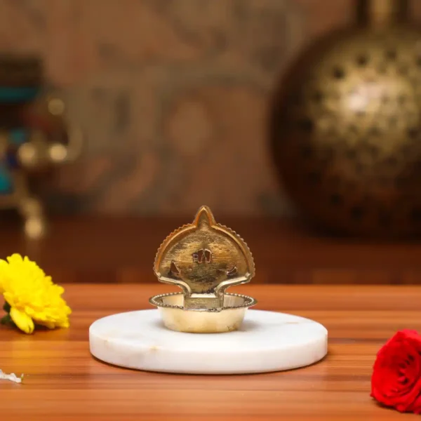 Vishnu Deepa Vilakku Small (sangu Nammam Chakra)