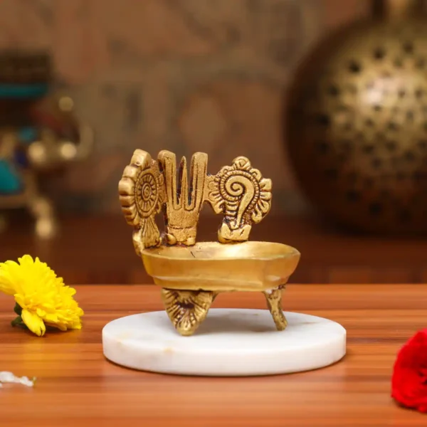 Sangu Chakra Namam Vilaku