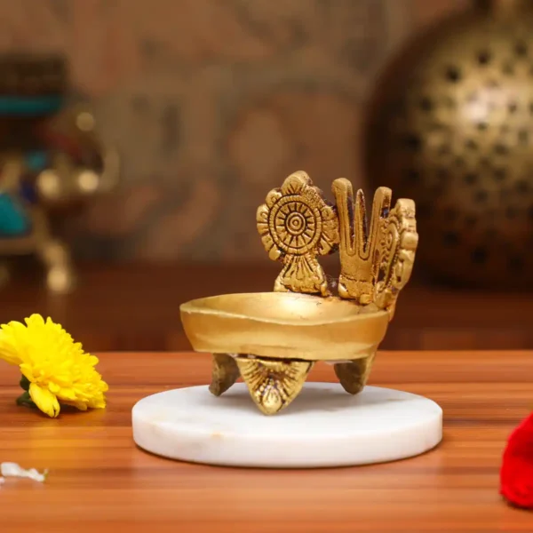 Sangu Chakra Namam Vilaku