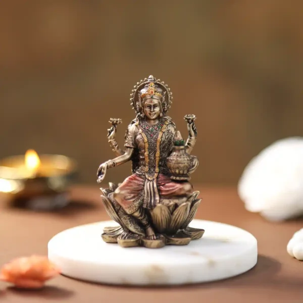 Lakshmi On Lotus Bb 255 3"