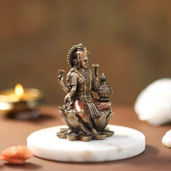 Lakshmi On Lotus Bb 255 3"