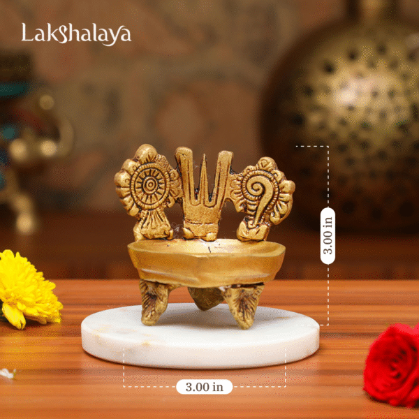 Sangu Chakra Namam Vilaku